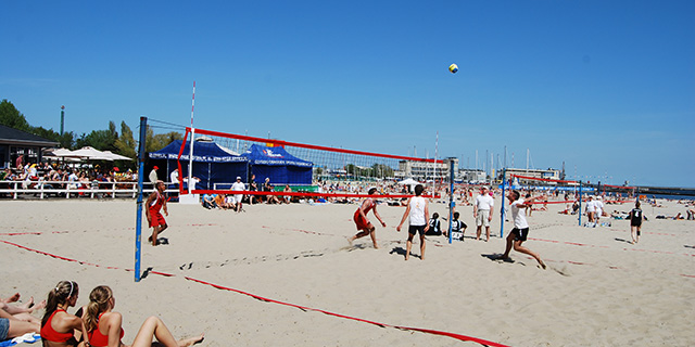 Conoce las técnicas fundamentales de recepción y pase en el voleibol playa